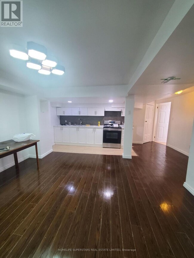 Photo - 6096 Windfleet Cres
