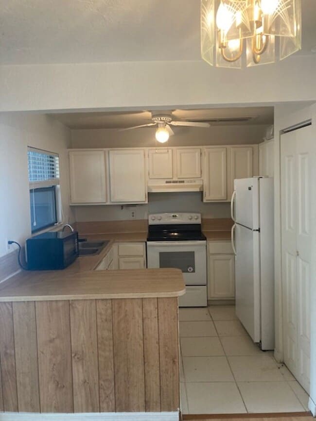 Photo - Spacious 1,226 SF Unit - 2 bd / 2 ba near UF - Brandywine Condos