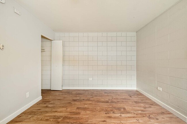Photo - Recently Remodeled Studio Apartment In Hot... Unidad Apt E