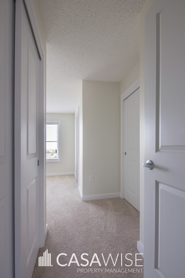 Photo - 655-655 Watt Blvd SW