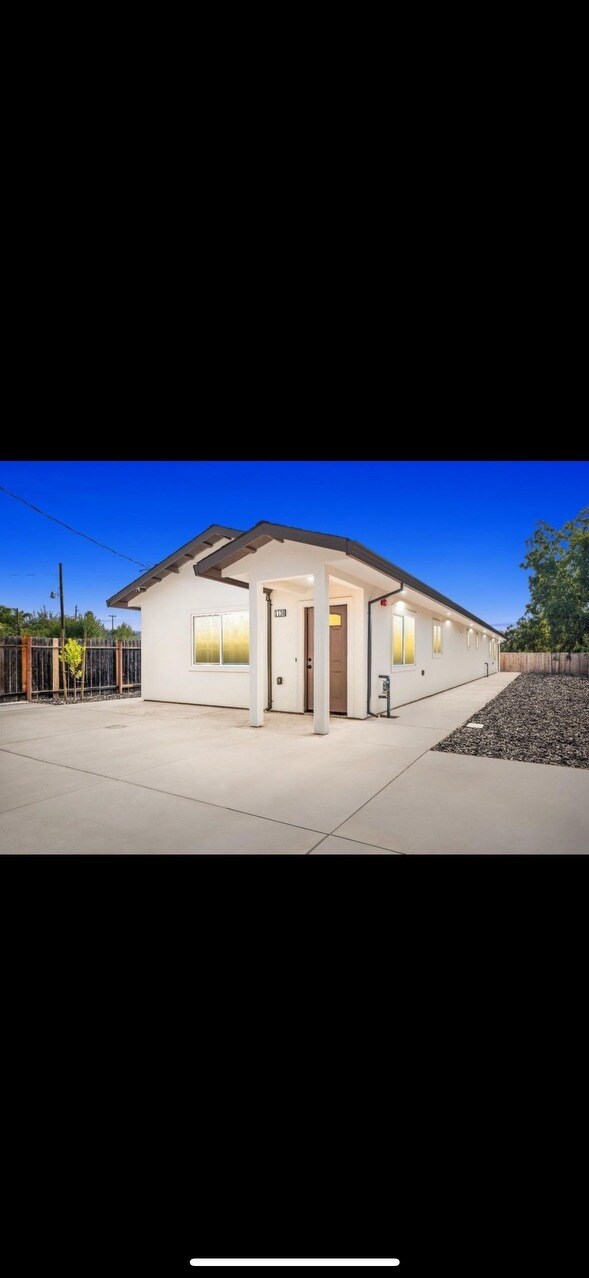 Photo - 1136 Grand Ave Unidad 2