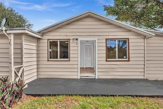 Photo - 520 NW 60th Way