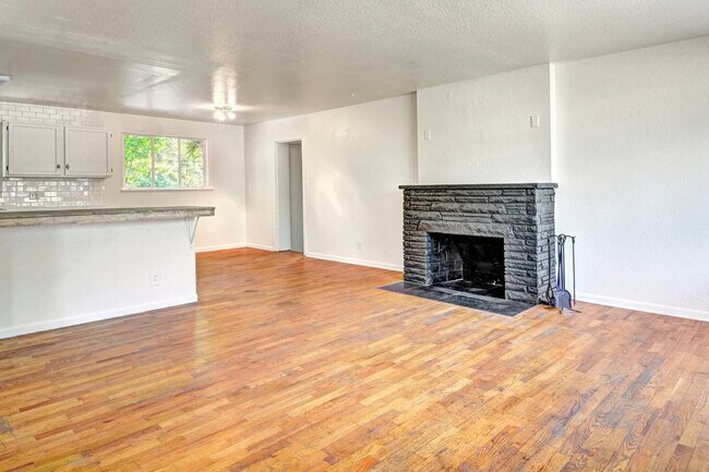 Photo - 1110-1112 6th St