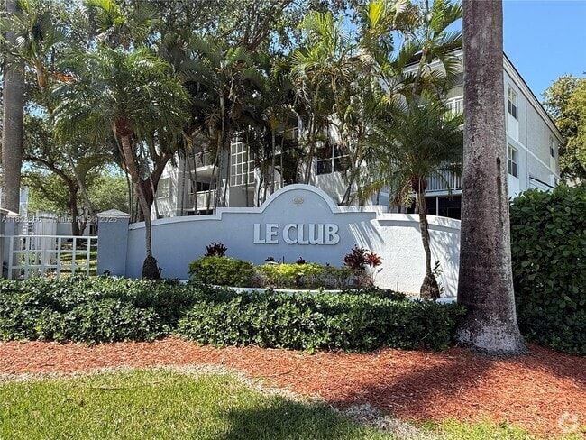 Building Photo - 8650 SW 212th St Unit 201 Rental