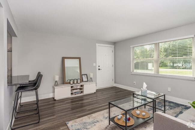 2BR, 1BA - 850SF - Living Room