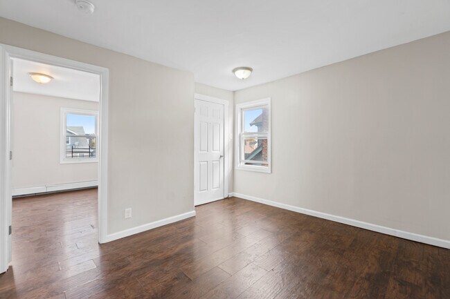 Photo - 170 Mapes Ave Unit 3