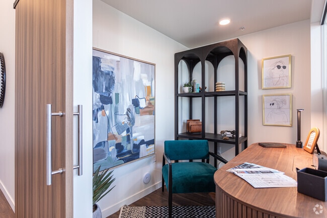 2 habitaciones, 2 baños - 1,640 pies cuadrados - Estudio