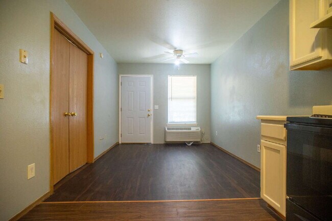 Photo - 420 Park St Unit 102