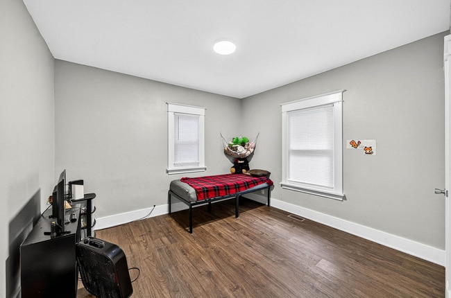 Photo - 1303 Sorin St