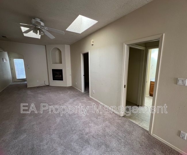 Photo - 10316 Gutierrez Rd NE