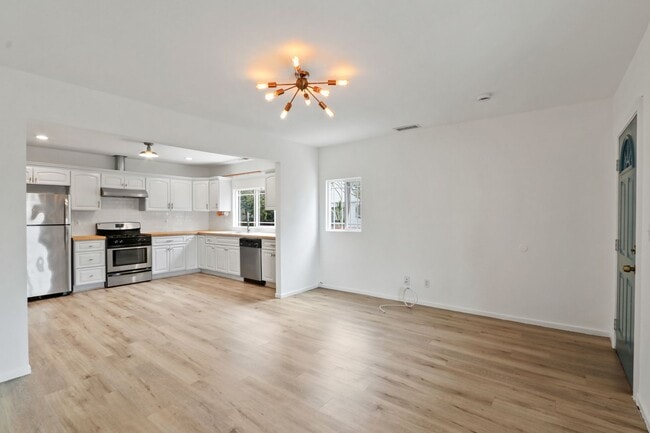 Photo - 2435 Houston St Unidad 2435