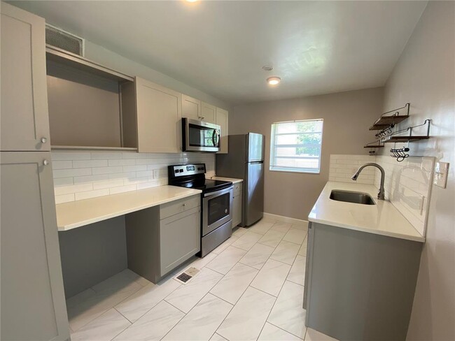 Photo - 1044 N Bumby Ave