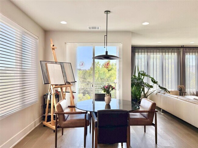 7915 Floracita Ln