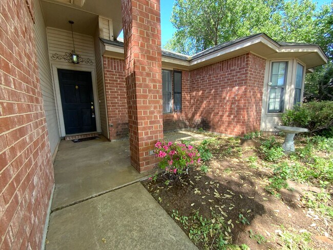 Photo - 3 bedroom 2 bath - Edmond Schools