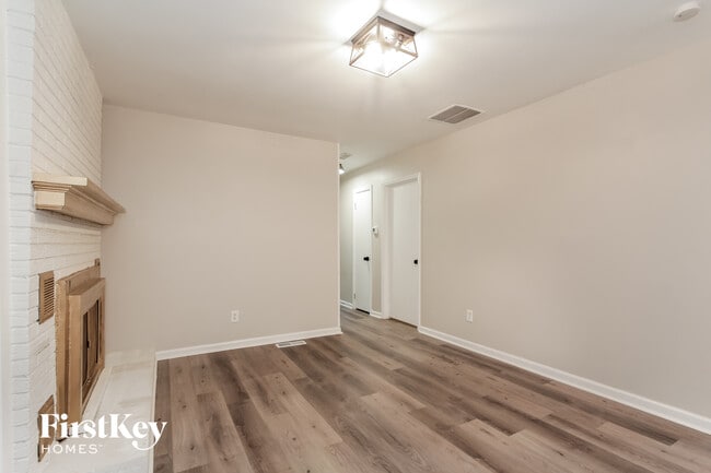 Photo - 2432 Kendrick Ave