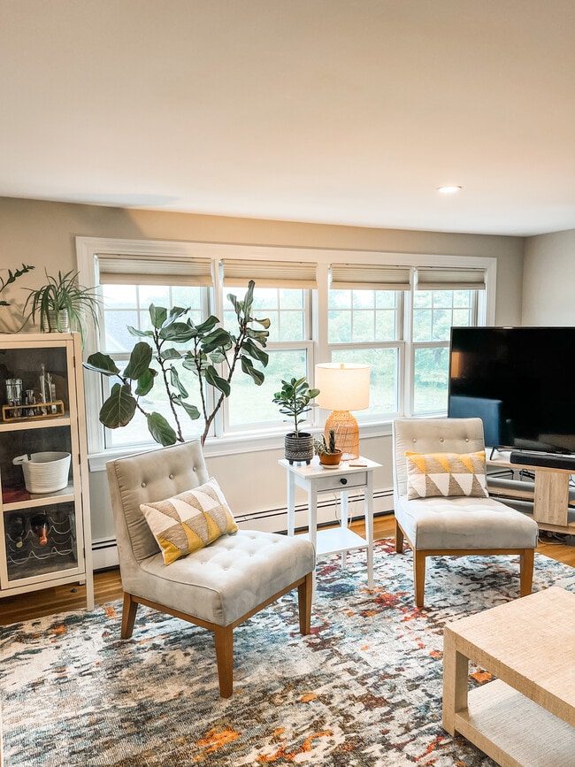 Living - 64 Foreside Rd Unit 3B