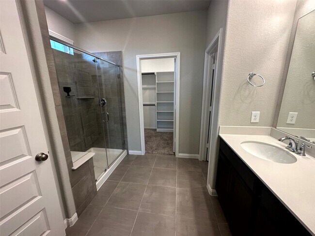 Photo - 7072 Silverleaf Oak St