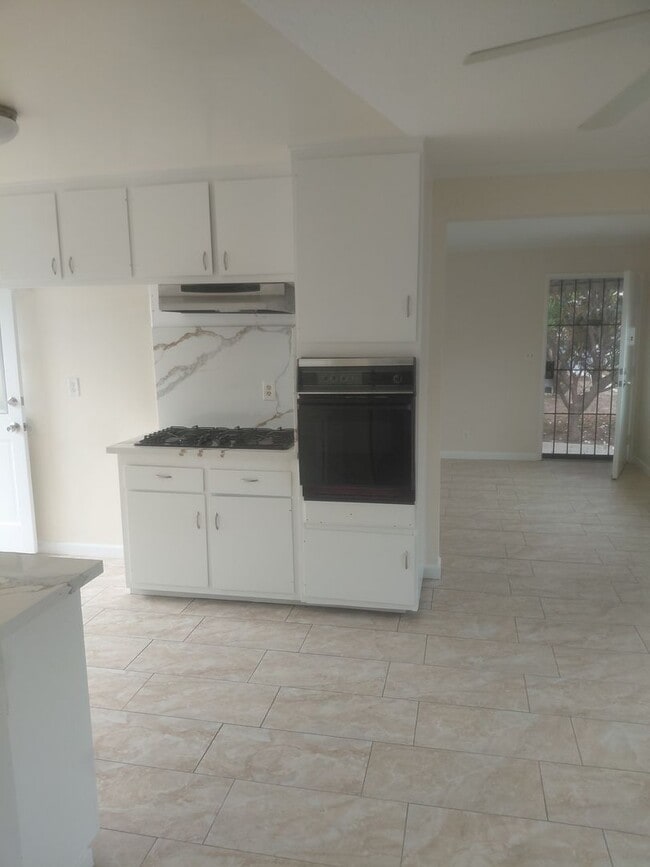 1633-1637 255th Street