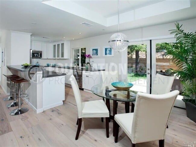 Photo - Remodeled 4BD/2BA in Prime Tiburon Locatio...