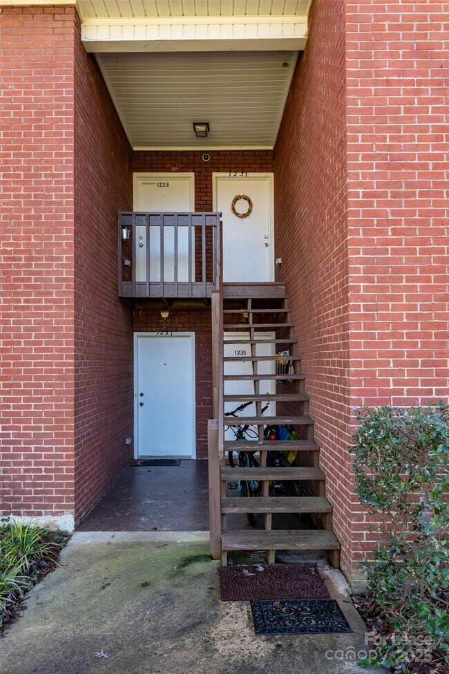 Photo - 1237 15th Ave NW