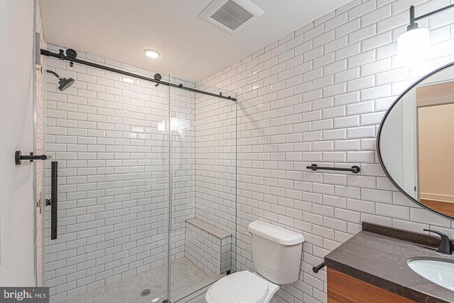 Photo - 1211 Bainbridge St Unidad 3D