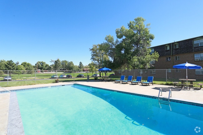 Photo - Garden Center Apartments