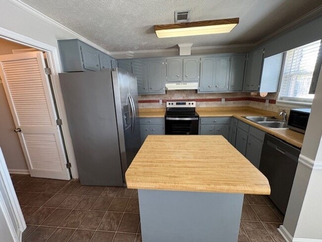 Photo - 3909 Almon Dr