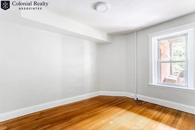 10 Strathmore Rd Unit 2