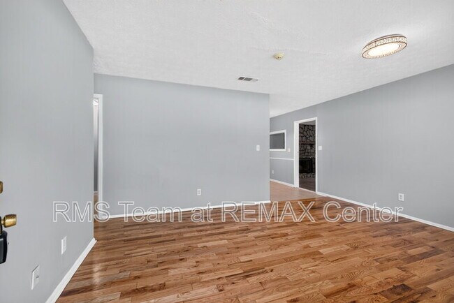 Photo - 4905 Annistown Rd
