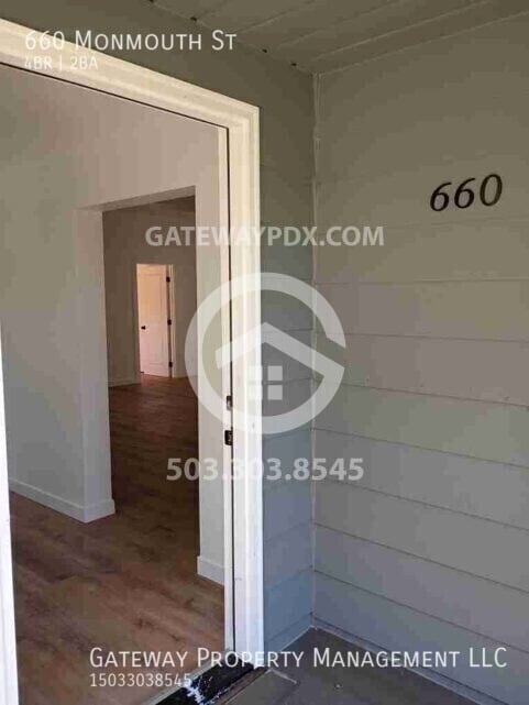 Photo - 660 Monmouth St