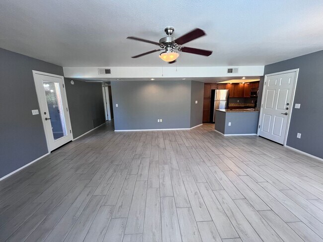 Photo - **FALL MOVE IN SPECIAL!**NE-3 bd/ 2bd Cond...