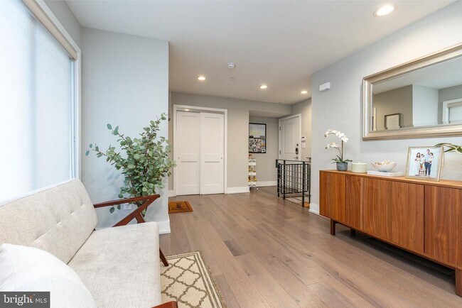 Photo - 608 N 3rd St