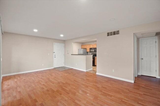 Photo - 215 Reflections Dr