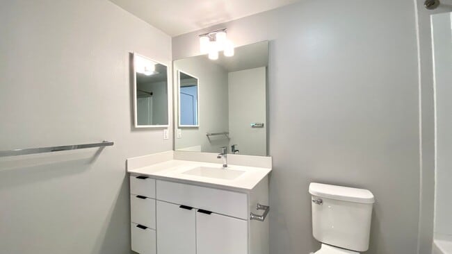 Photo - AVAILABLE Soon !!! BRAND NEW STUDIO IN HO'OPILI!