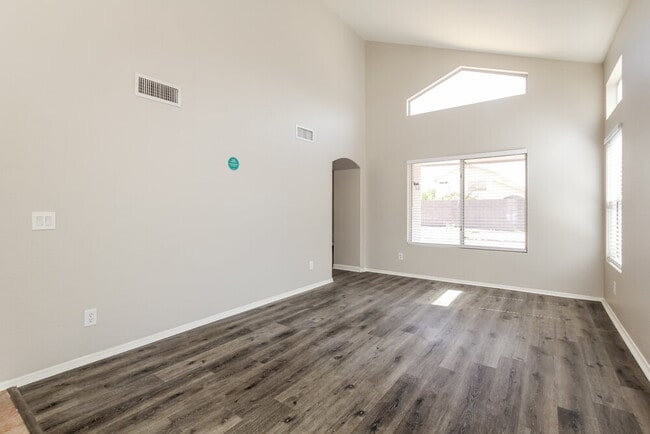 Photo - 4039 W Salter Dr