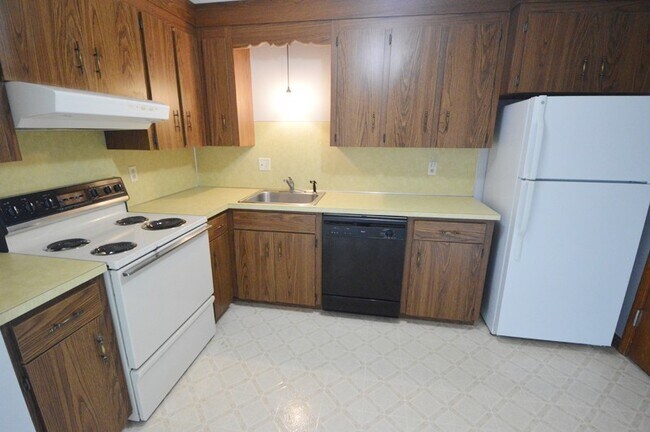 Photo - Holden Condo: 1 Bed 1 Bath