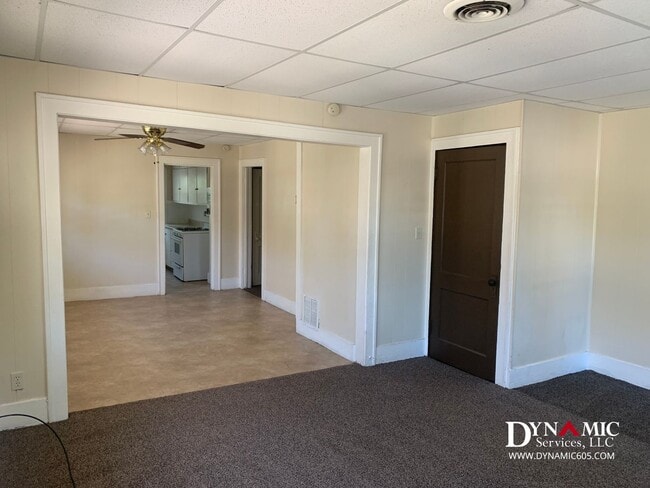 Photo - 713-715 W 16th St