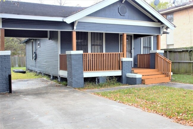 Photo - 3314 Holman St