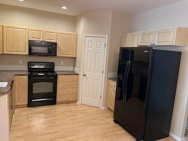 Photo - Lovely 2 Bed, 2.5 Bath home in Beaverton's Arbor Station Neighborhood, NEW PAINT .