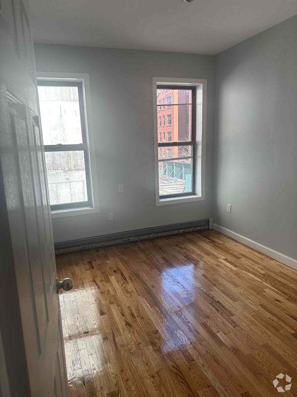 Building Photo - 4020 Harper Ave Unit Offered By Real Estate Rental