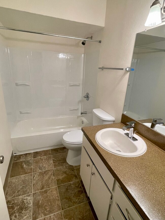 Photo - Valley Oaks Apartments