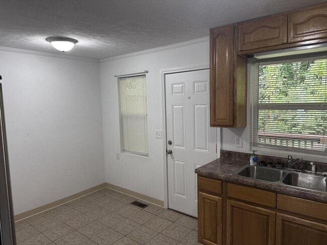 Photo - 201 Correll St