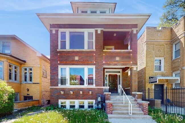 Building Photo - Modern 3BR on 2nd Floor – Spacious, Bright... Rental