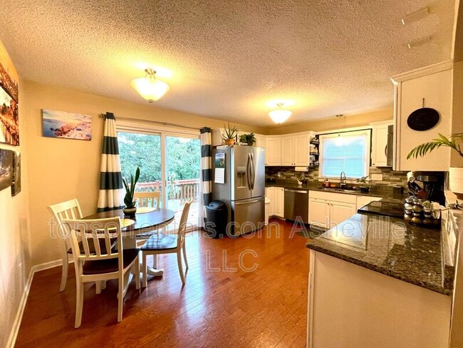 Photo - 147 Birch Ln