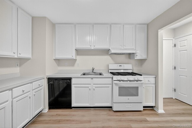 Photo - 10-12-12 Chestnut St Unit B108