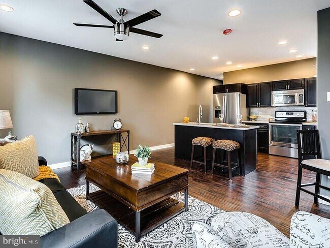 Photo - 1865 Frankford Ave Unit B