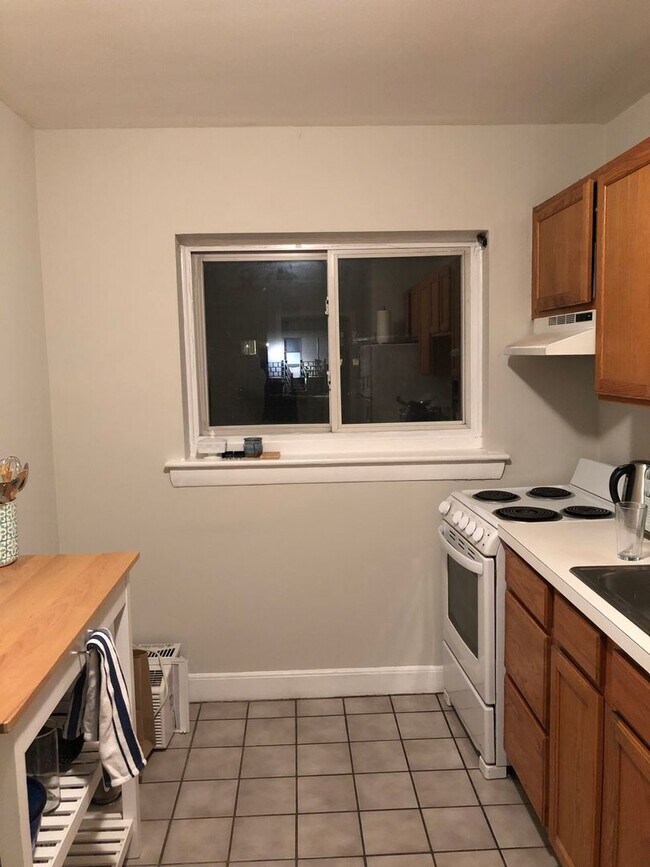 Photo - Awesome 2 Bed for Students