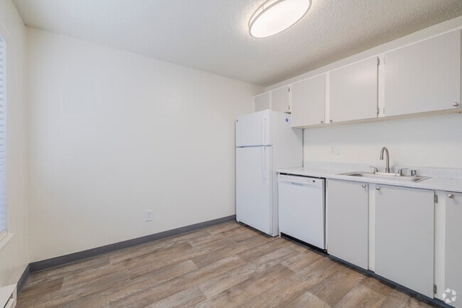2BR, 1BR - 750SF - Kitchen