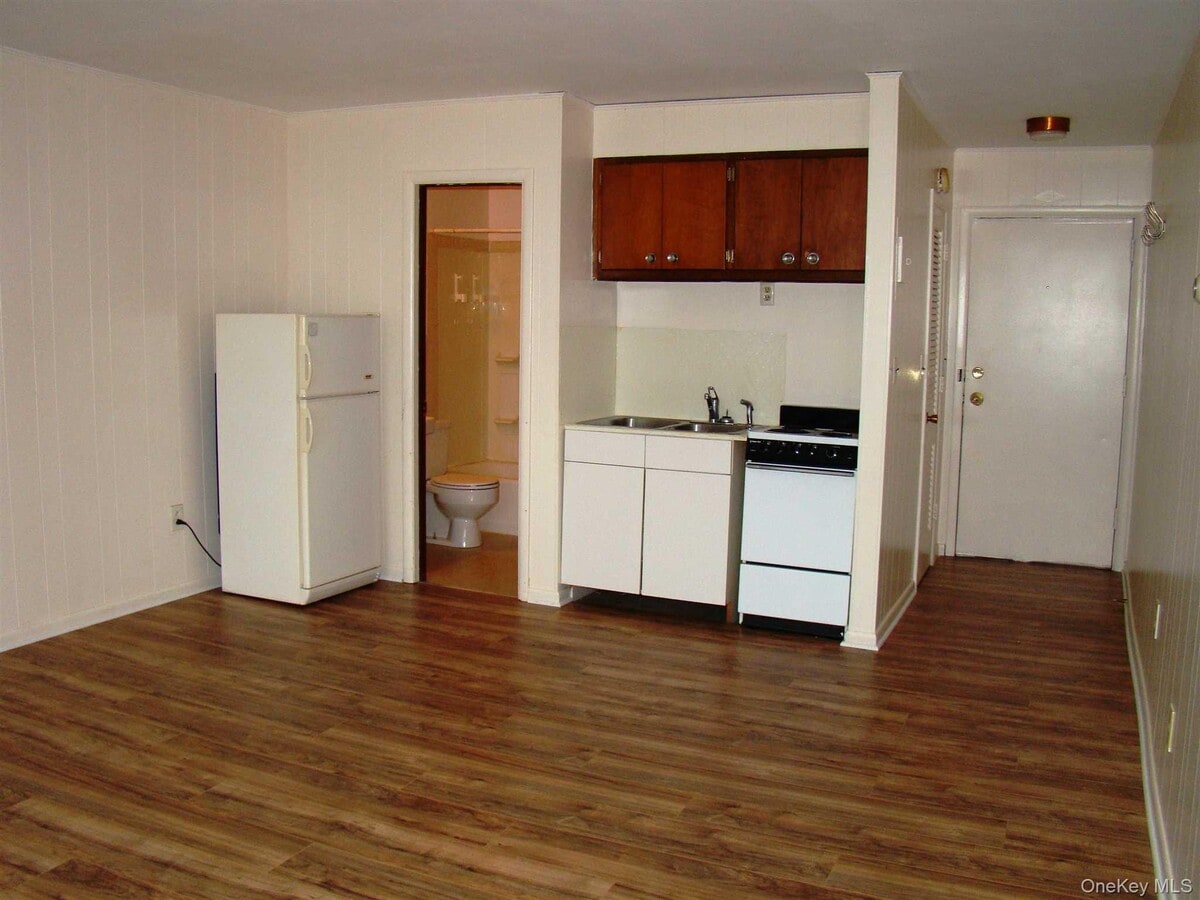Photo - 349 Hooker Ave Unit 4