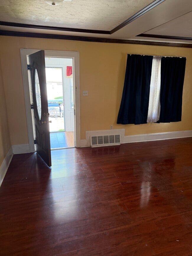 Photo - 4051 N 48th St Unidad Lower level